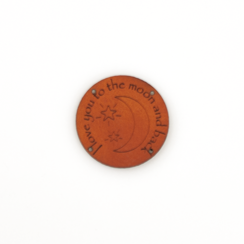 Leren label 'I love you to the moon and back' rond 35mm Chestnut - 2 stuks Marlaine Leren label 'I love you to the moon and back' rond 35mm Chestnut - 2 stuks