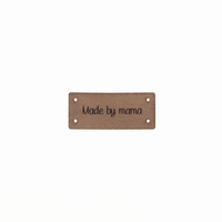 Leren Label 'Made by mama' 15x35mm - 3 stuks Marlaine Leren Label 'Made by mama' 15x35mm - 3 stuks