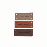 Leren Label 'I love crochet' 15x35mm - 3 stuks Marlaine Leren Label 'I love crochet' 15x35mm - 3 stuks