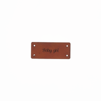 Leren Label 'Baby girl' 15x35mm - 3 stuks Marlaine Leren Label 'Baby girl' 15x35mm - 3 stuks