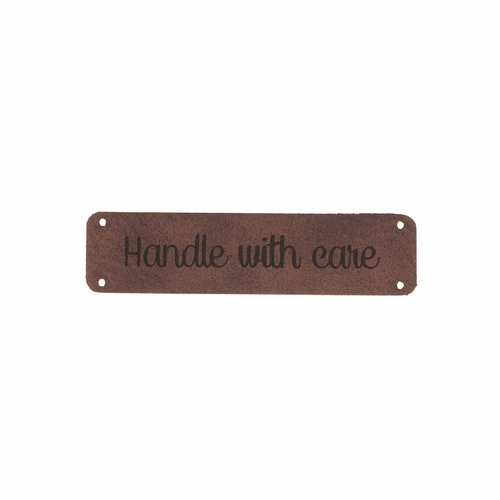 Leren label 'Handle with care' 15x60mm - 2 stuks Marlaine Leren label 'Handle with care' 15x60mm - 2 stuks