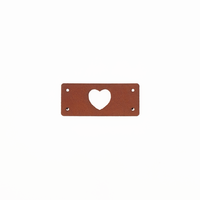 Leren Label 'Hartje' uitgestanst 15x35mm - 3 stuks Marlaine Leren Label 'Hartje' uitgestanst 15x35mm - 3 stuks