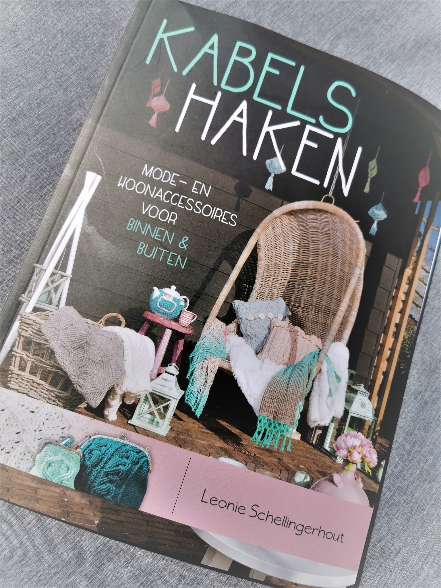 Kabels haken – Leonie Schellingerhout | Marlaine's boek reviews