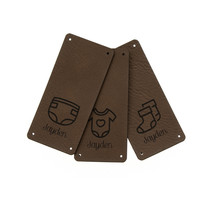Leren Vouw Label 'Baby Kleding' Eigen tekst NAAM set van 3 stuks Marlaine Leren Vouw Label 'Baby Kleding' Eigen tekst NAAM set van 3 stuks