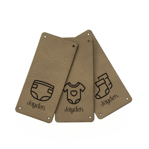 Leren Vouw Label 'Baby Kleding' Eigen tekst NAAM set van 3 stuks Marlaine Leren Vouw Label 'Baby Kleding' Eigen tekst NAAM set van 3 stuks