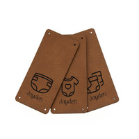 Leren Vouw Label 'Baby Kleding' Eigen tekst NAAM set van 3 stuks Marlaine Leren Vouw Label 'Baby Kleding' Eigen tekst NAAM set van 3 stuks