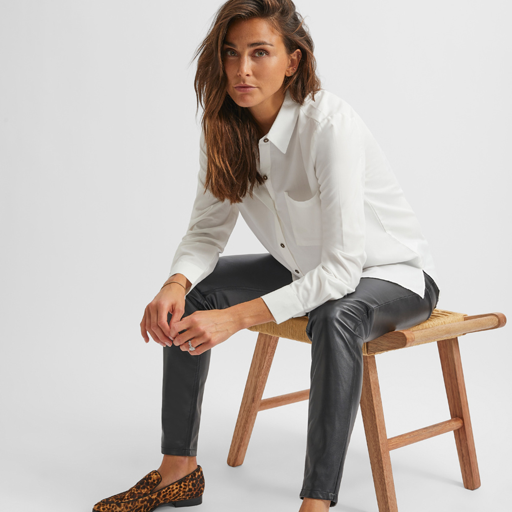 Free/quent Super comfortabele broek - imitatieleder - kleur: kaki/grijs/bruin