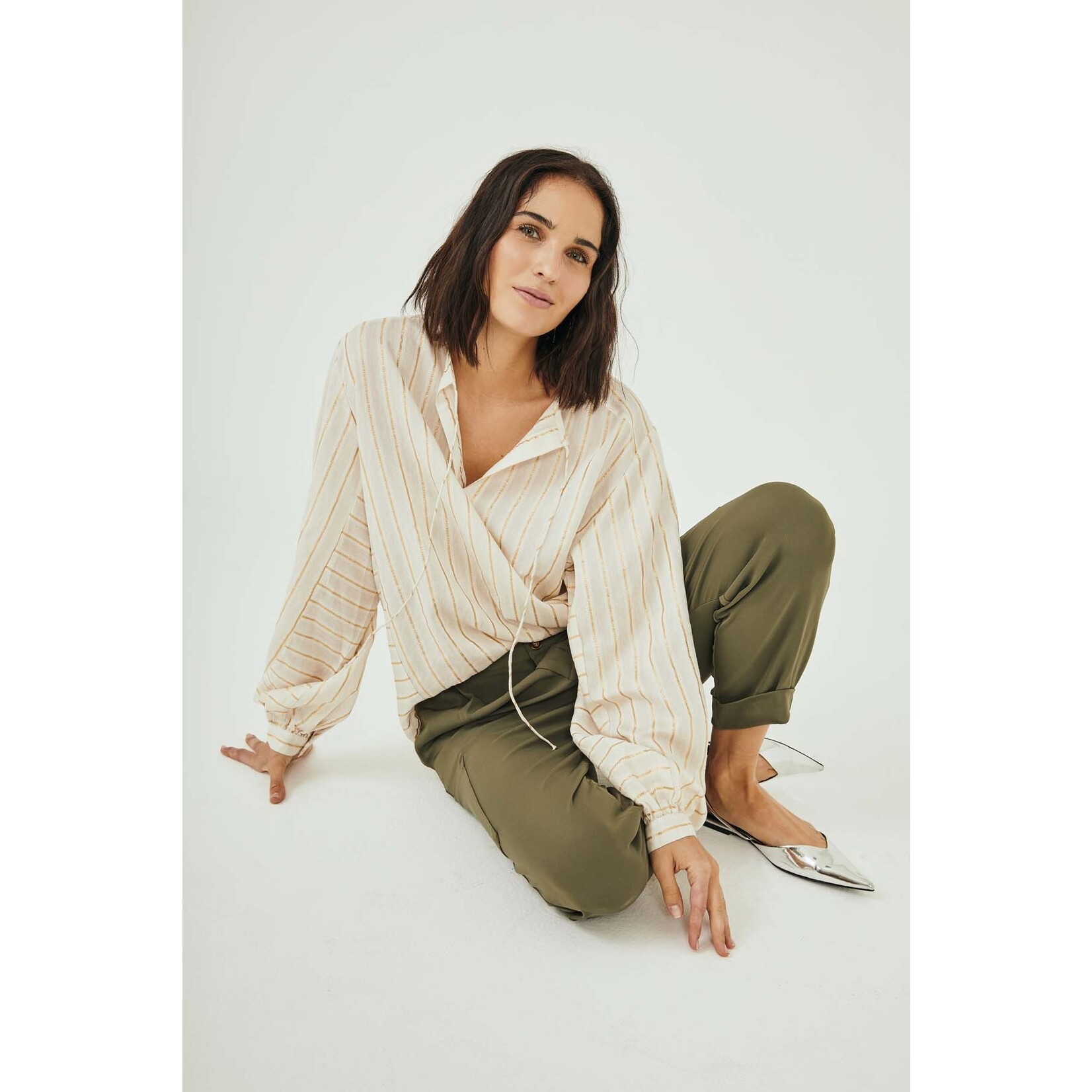 Free/quent Romantische blouse, off-white met goud. Laatste stuks en in solden