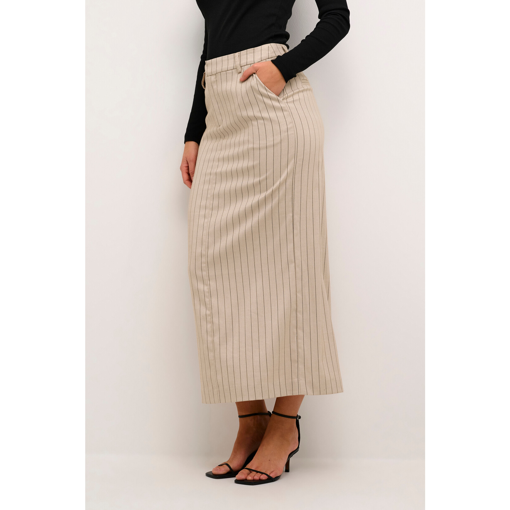 Kaffe Clothing Lange beige rok, met strepen - strak in een rokkenpak