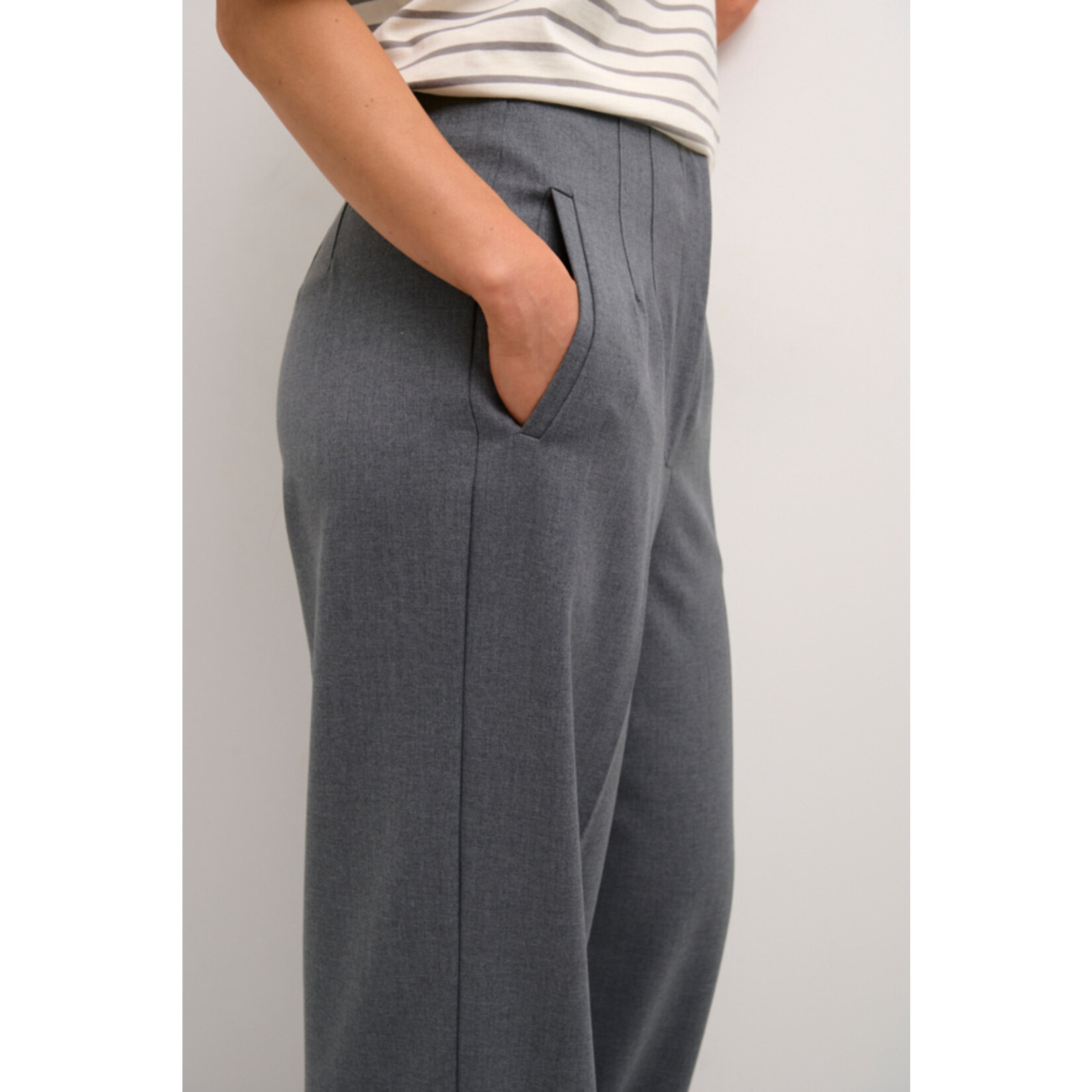 Kaffe Clothing Klassieke broek, grijs, valt super mooi (hoge taille)