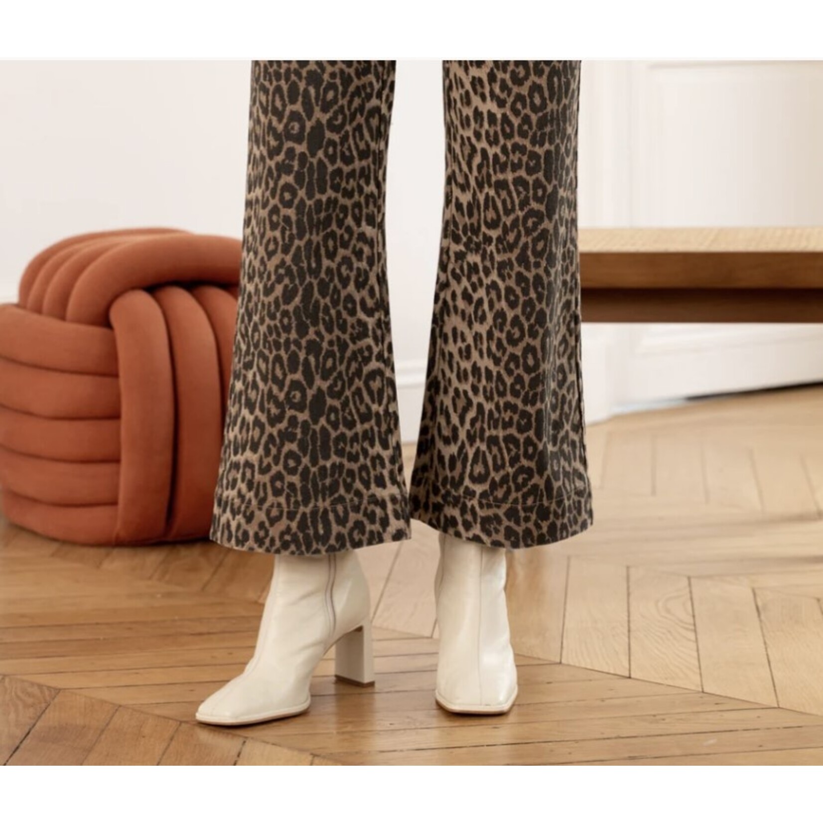 Jeans met stoere luipaard print - bootcut model
