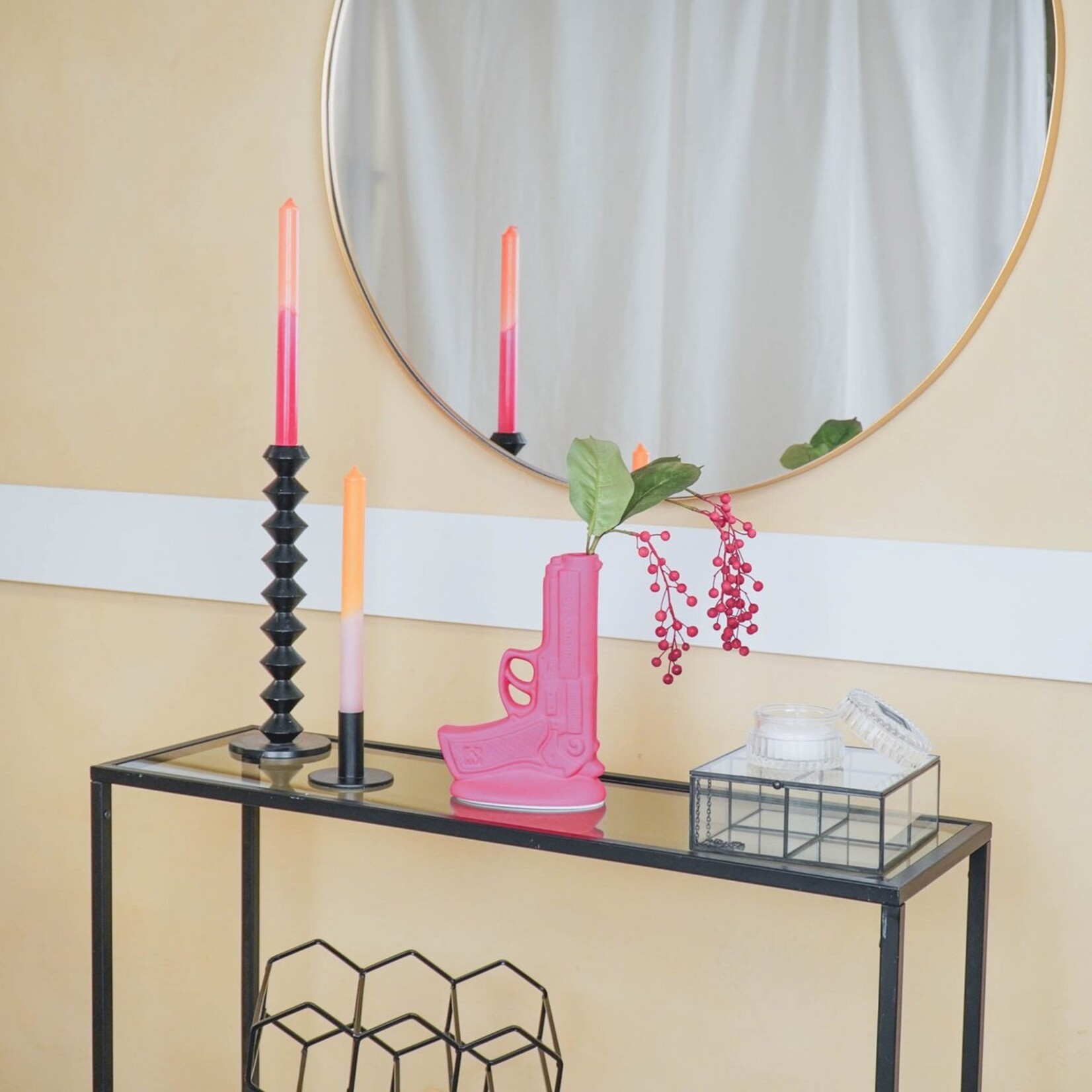 HouseVitamin Vaas - Gun - Keramiek - Neon Roze - 15x9x23cm