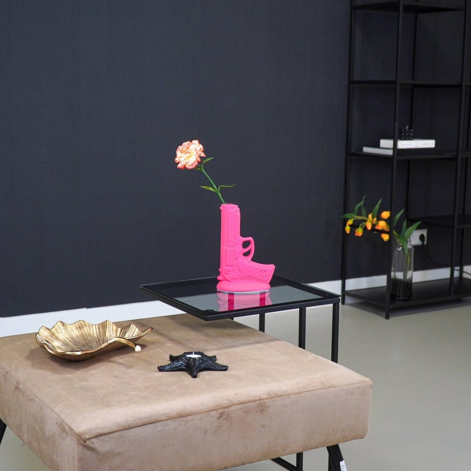 HouseVitamin Vaas - Gun - Keramiek - Neon Roze - 15x9x23cm