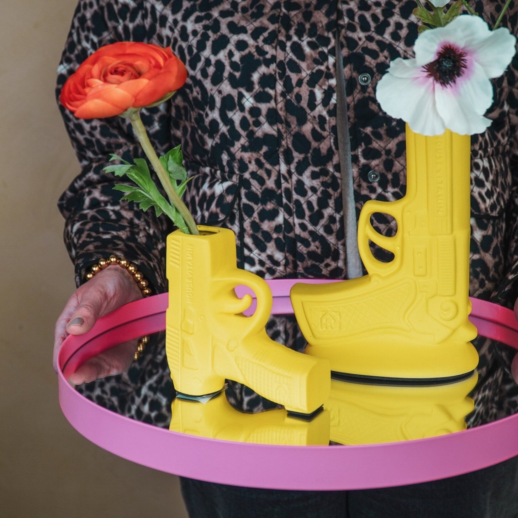 HouseVitamin Vaas - pistool - keramiek - geel - 15x9x23cm