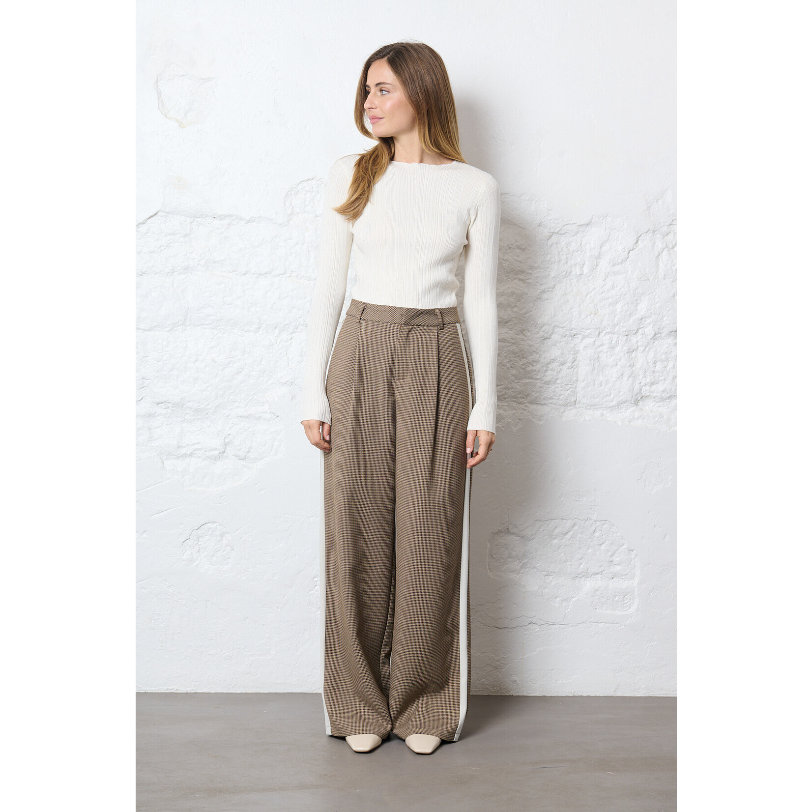 Feelkoo Klassieke broek, bruin, met detail opzij
