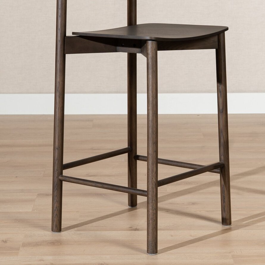 Scandinavische barkruk Reza walnoot 68,5 cm
