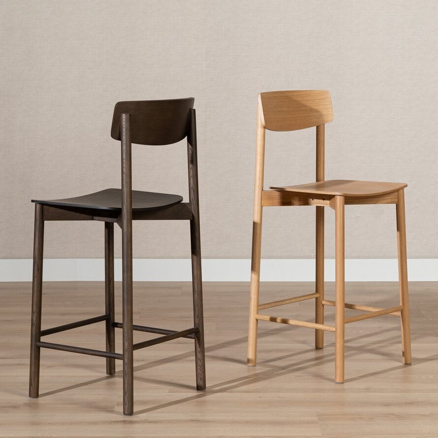 Scandinavische barkruk Reza walnoot 68,5 cm