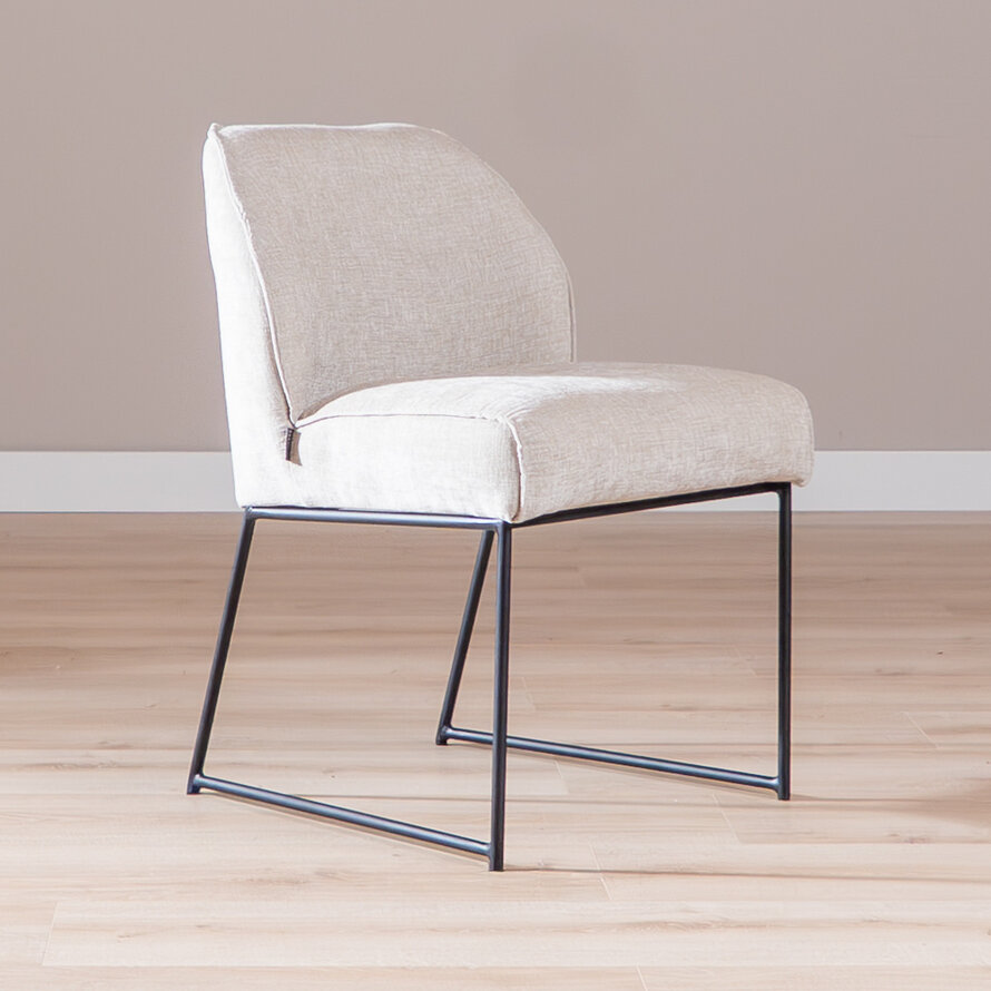 Stoel Momo chenille sand