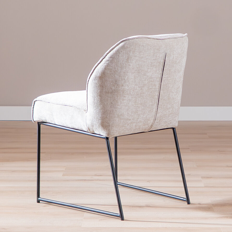 Stoel Momo chenille sand