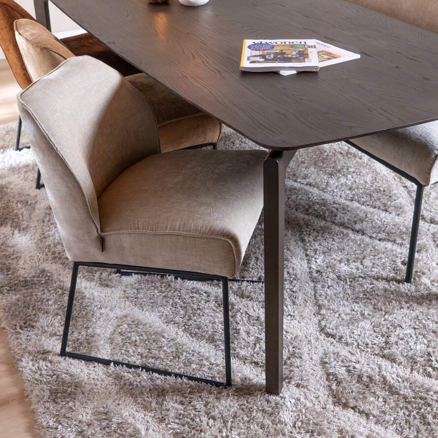 Stoel Momo chenille sand