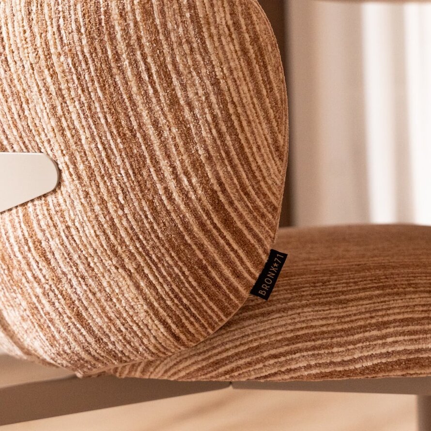 Stoel Milo chenille beige/pink