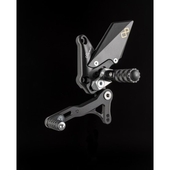 LighTech LIGHTECH verstelbare/inklapbare schakelset achter standaard en omgekeerd schakelsysteem zwart Yamaha R1 FTRYA001W