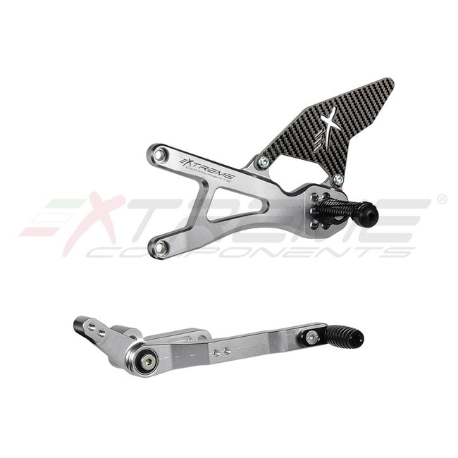 Extreme Components GP EVO rear sets kit for Yamaha R1 (2015/2022) (standard and reverse shifting) with carbon fiber heel guard (silver) (for OEM exhaust)