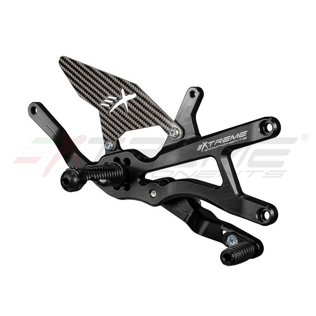 Extreme Components GP EVO rear sets kit for Yamaha R1 (2015/2022) (standard and reverse shifting) with carbon fiber heel guard (black) (for OEM exhaust)