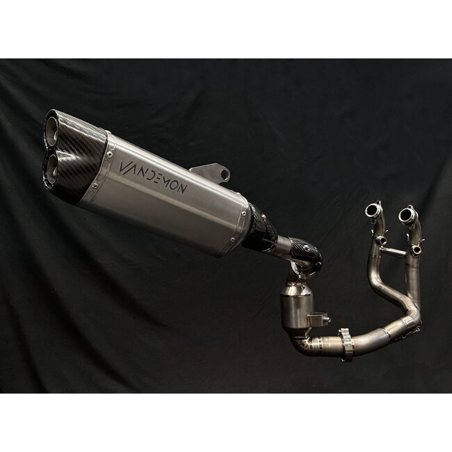 CFMoto 800MT Adventure Titanium Uitlaatsysteem