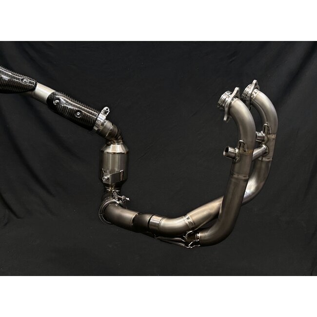 CFMoto 800MT Adventure Titanium Uitlaatsysteem