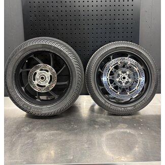 PVM Wheels PVM velgen voor Kawasaki ZX-10R vanaf 2016-2025  regenbanden gebruikt