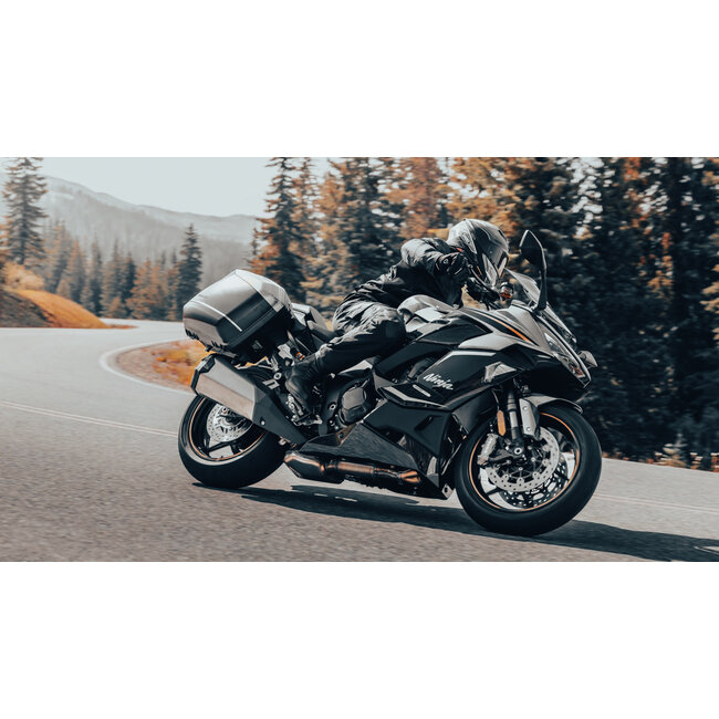 BT MOTO Kawasaki 1100SX 2025-2026 Stage 1+ with handheld tuner