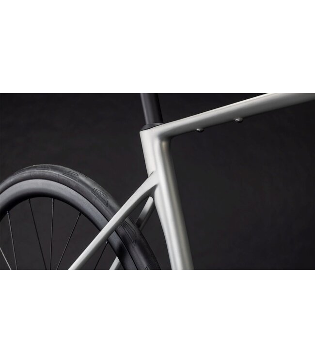 2026 CUBE ATTAIN C:62 SLX SLEEKGREY/PRISM