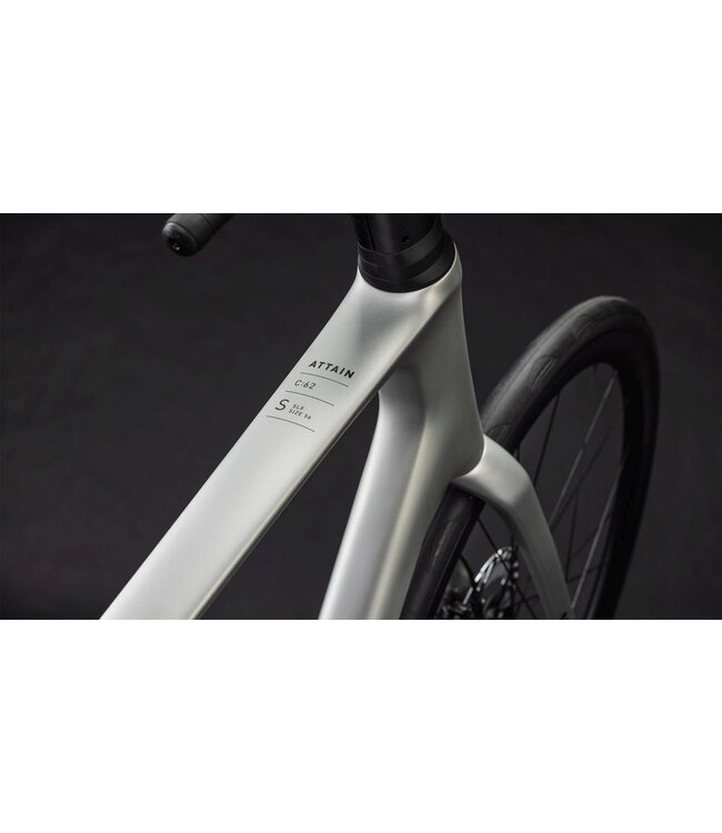 2026 CUBE ATTAIN C:62 SLX SLEEKGREY/PRISM