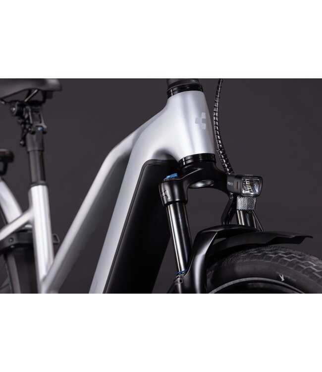 CUBE KATHMANDU HYBRID ONE 800  SILVERSTAR/REFLEX 2027 EE 46
