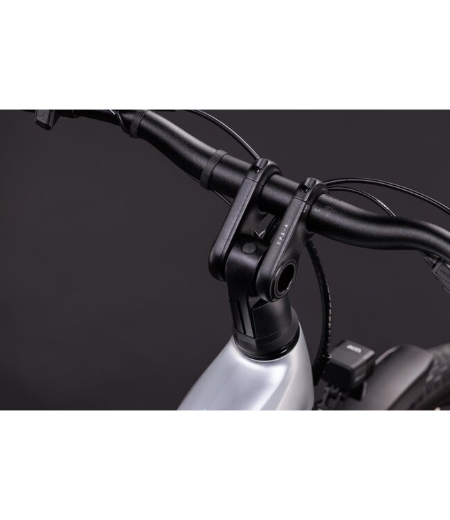 CUBE KATHMANDU HYBRID ONE 800  SILVERSTAR/REFLEX 2027 EE 46