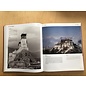 Sichuan Nationalities Publishing House Collection of Tibetan Fine Art (16): Architecture, Ancient Fortress or Fortification