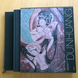 Hirmer Verlag Dunhuag: Die Höhlen der klingenden Sande, von Roderick Whitfield
