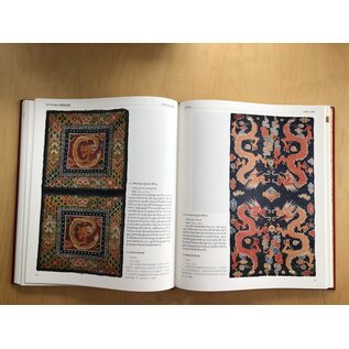Sichuan Nationalities Publishing House Collection of Tibetan Fine Art (22): Arts & Fine Arts: Woven Rugs