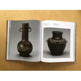 The Metropolitan Museum of Art Recasting the Past: The Art of Chinese Bronzes (1100-1900), by Pangliang Lu