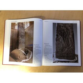 Sichuan Nationalities Publishing House Collection of Tibetan Fine Art (25): Sculpture Art: Stone Carving Tibet 2