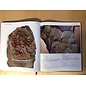 Sichuan Nationalities Publishing House Collection of Tibetan Fine Art (25): Sculpture Art: Stone Carving Tibet 2