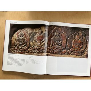 Sichuan Nationalities Publishing House Collection of Tibetan Fine Art (45): Sculpture Art: Stone Carving Vol 1