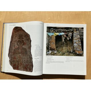 Sichuan Nationalities Publishing House Collection of Tibetan Fine Art (50): Sculptural Art Stone Carving 3