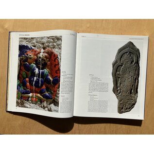 Sichuan Nationalities Publishing House Collection of Tibetan Fine Art (50): Sculptural Art Stone Carving 3