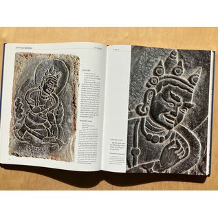 Sichuan Nationalities Publishing House Collection of Tibetan Fine Art (50): Sculptural Art Stone Carving 3