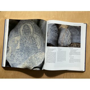 Sichuan Nationalities Publishing House Collection of Tibetan Fine Art (50): Sculptural Art Stone Carving 3