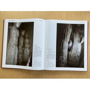 Sichuan Nationalities Publishing House Collection of Tibetan Fine Art (33 ) Clay Sculpture Vol 1
