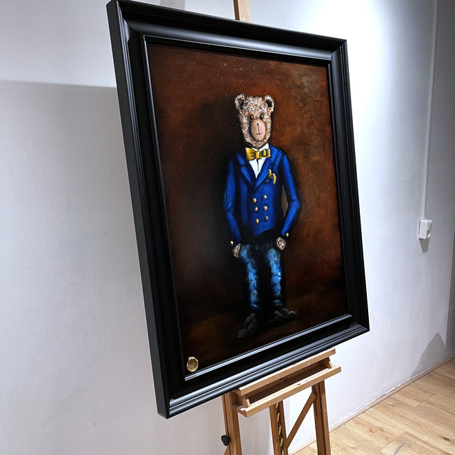 Oil painting - Rick Triest - 80x100 cm - Sir Bobby the Teddybear - Sir Bobby in Ralph Lauren Navy diner jacket