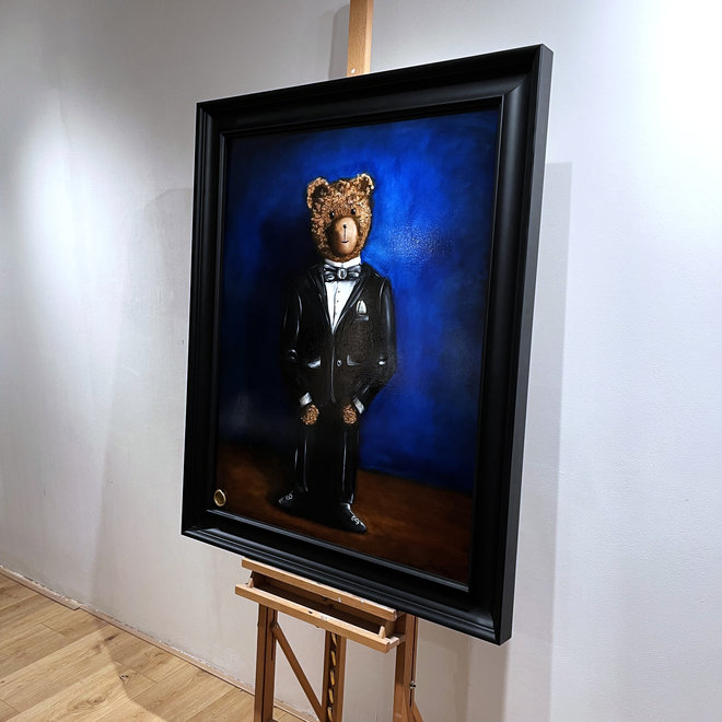 Olieverf schilderij- 80x100 cm -Rick Triest -Sir Bobby de teddybeer -   ‘’Sir Bobby in Black tie’’